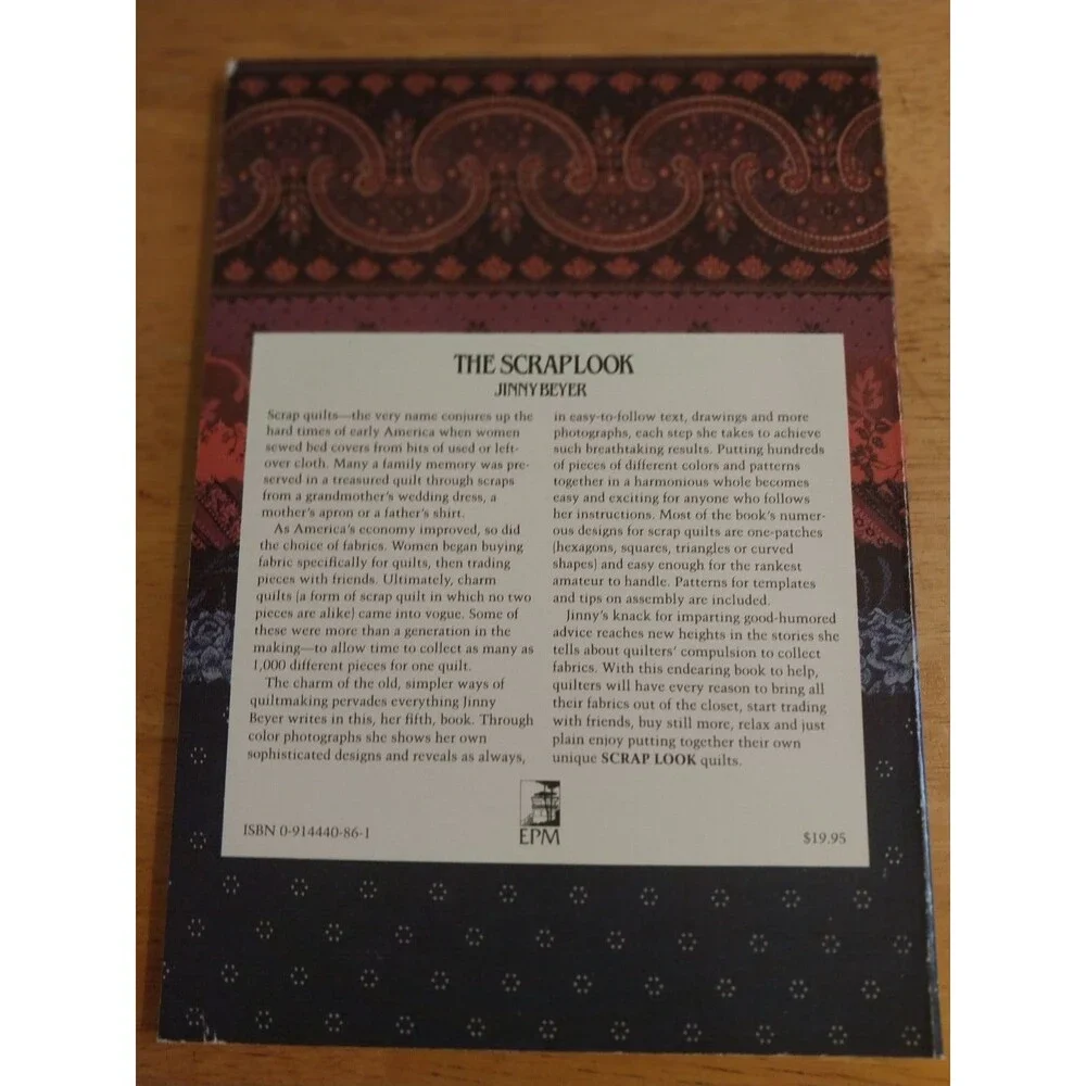The ScrapLook : A Past and Present View of Designing and Piecing Multi-Fabric...